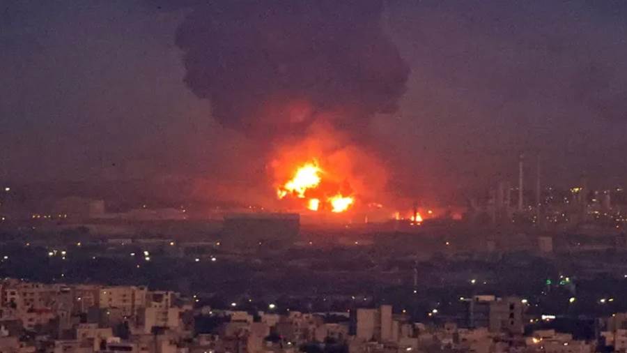 انفجار في مصفاة نفط بإيران - أرشيفية