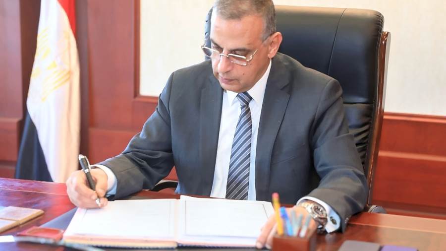 اللواء طارق الفقي محافظ سوهاج