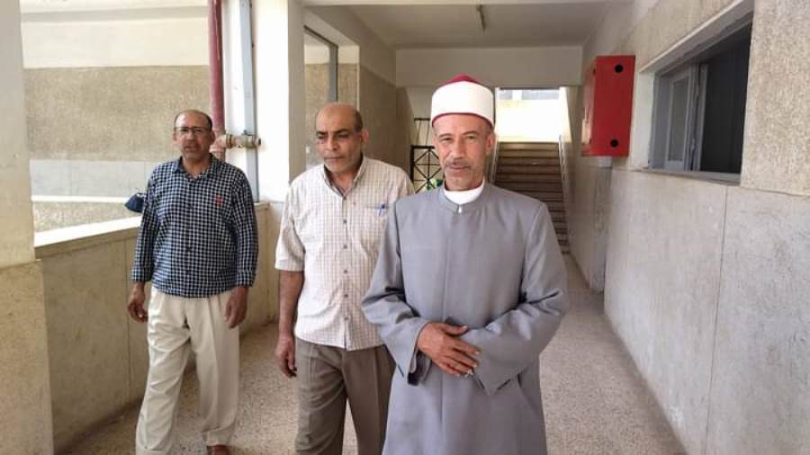 جانب من متابعة الامتحانات