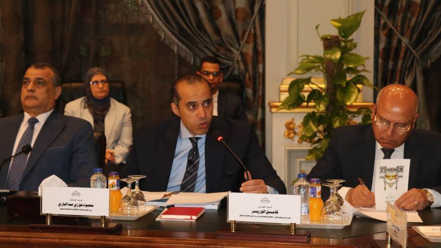 خلال اجتماع اللجنة المشكلة لدراسة بيان الحكومة