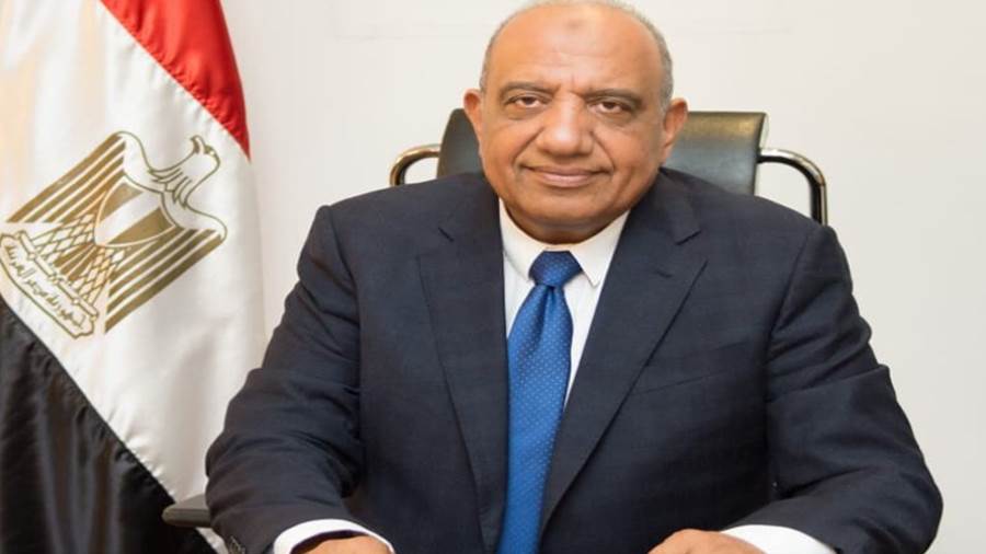 الدكتور محمود عصمت وزير الكهرباء والطاقة المتجددة