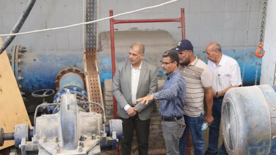 المهندس محمد عبد الجليل يتابع عملية إصلاح طلمبة مياه قصر الجبالى