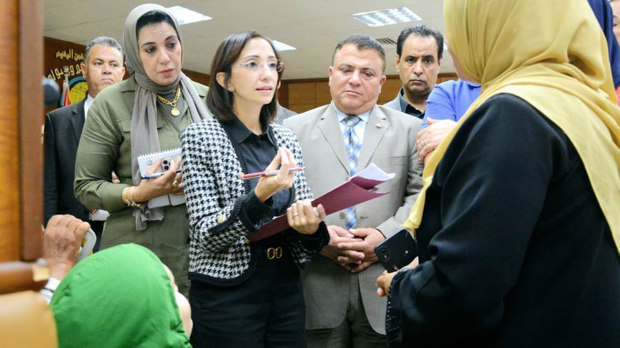 جانب من فعاليات لقاء خدمة المواطنين لمحافظ البحيرة