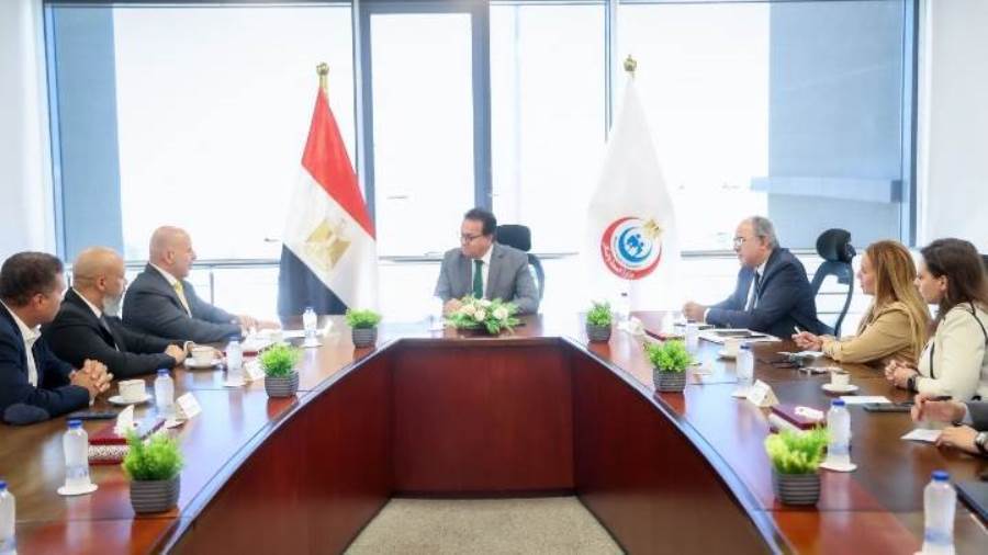 اجتماع وزير الصحة