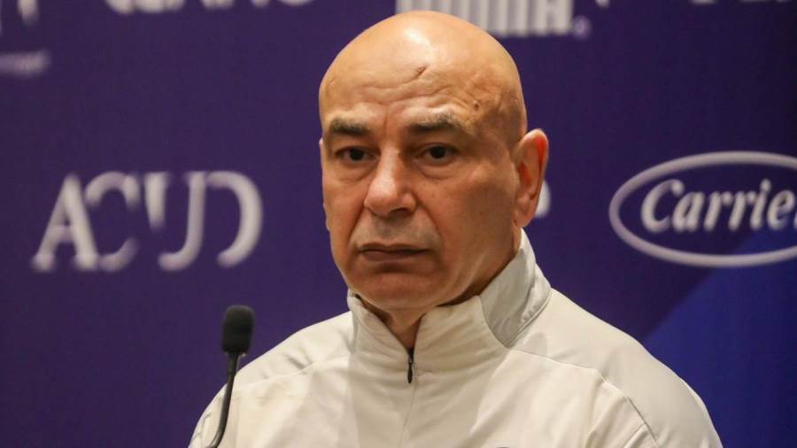 حسام حسن