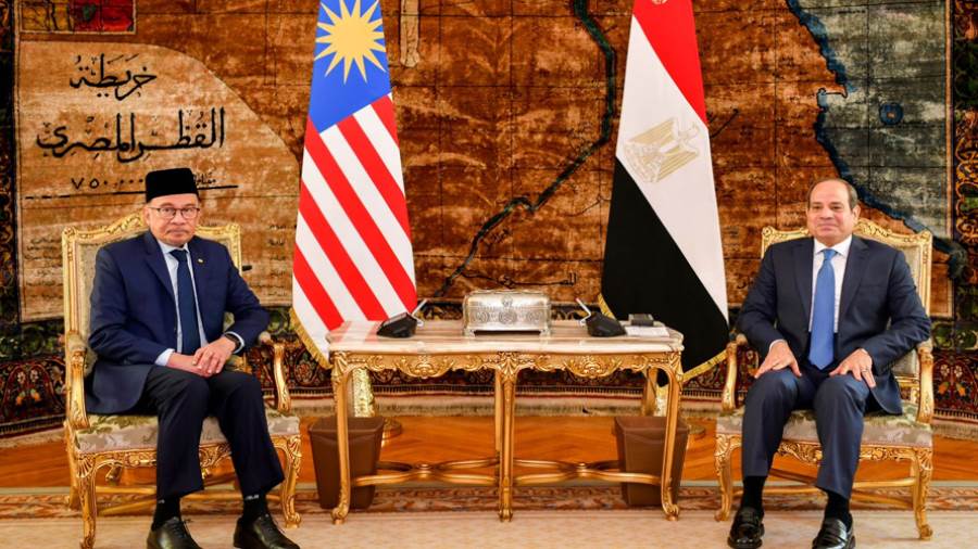 الرئيس عبدالفتاح السيسى وأنور إبراهيم رئيس وزراء جمهورية ماليزيا