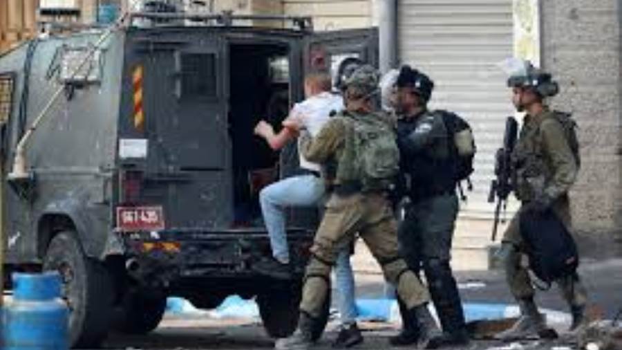 قوات الاحتلال الإسرائيلي تعتقل 10 فلسطينيين