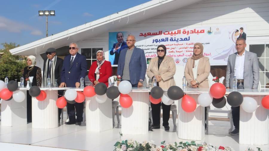 محافظ القليوبية يشهد التسليم