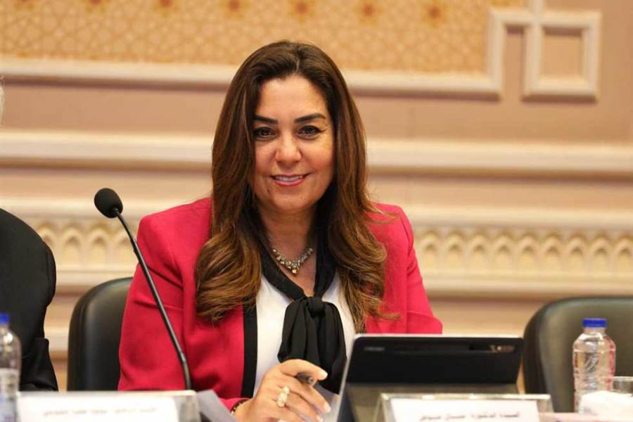 الدكتورة منال عوض