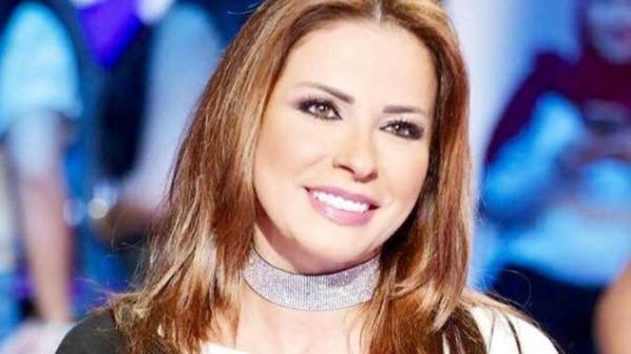 نجمة لبنانية تتعرض للسرقة "في عز الضهر".. وكاميرا المراقبة توثق كل شيء نجمة لبنانية تتعرض للسرقة "في عز الضهر".. وكاميرا المراقبة توثق كل شيء