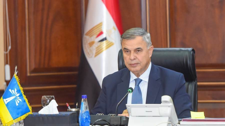 الفريق أحمد خالد: يناقش مع أعضاء مجلسي النواب والشيوخ أبرز التحديات في ملفات التعليم والصحة والطرق.