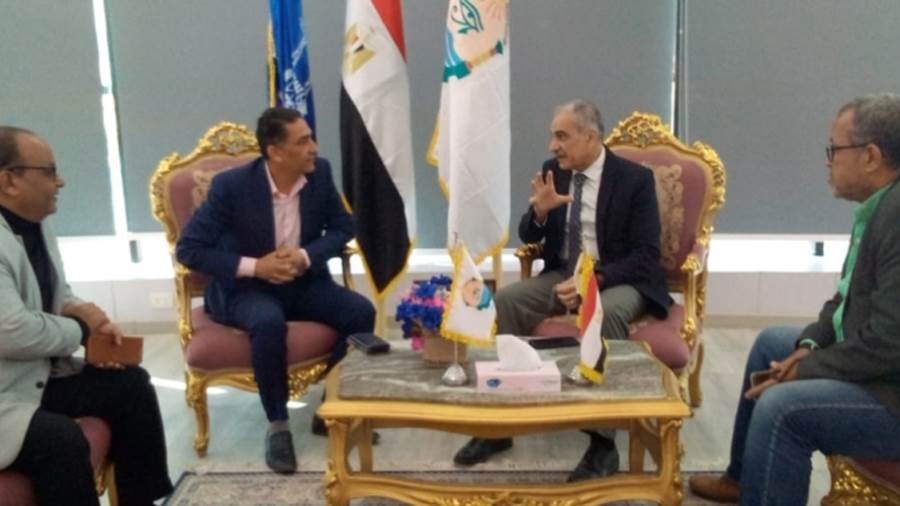 جامعة أسوان تبحث إنشاء فرع للبريد بمدينة أسوان الجديدة جامعة أسوان تبحث إنشاء فرع للبريد بمدينة أسوان الجديدة