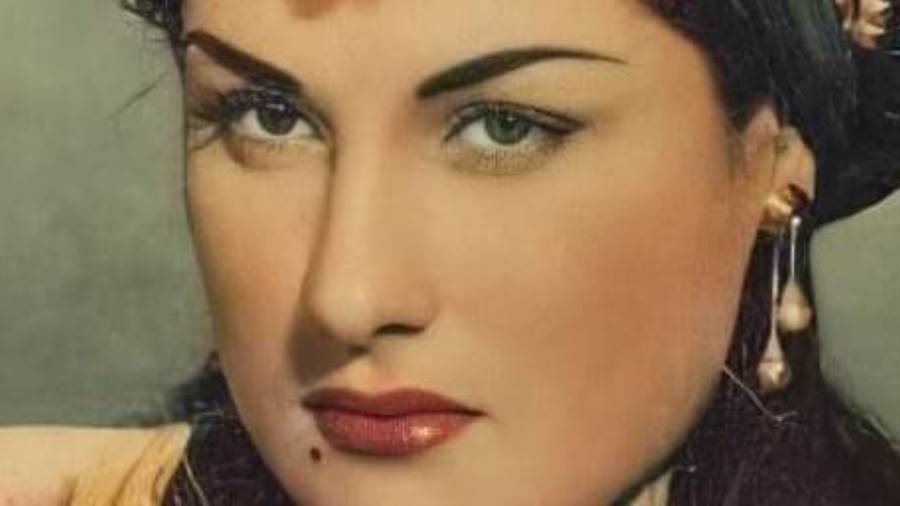 عاجل| اختارتها مجلة أمريكية أجمل حسناوات عصرها.. 20 عامًا على الرحيل عاجل| اختارتها مجلة أمريكية أجمل حسناوات عصرها.. 20 عامًا على الرحيل