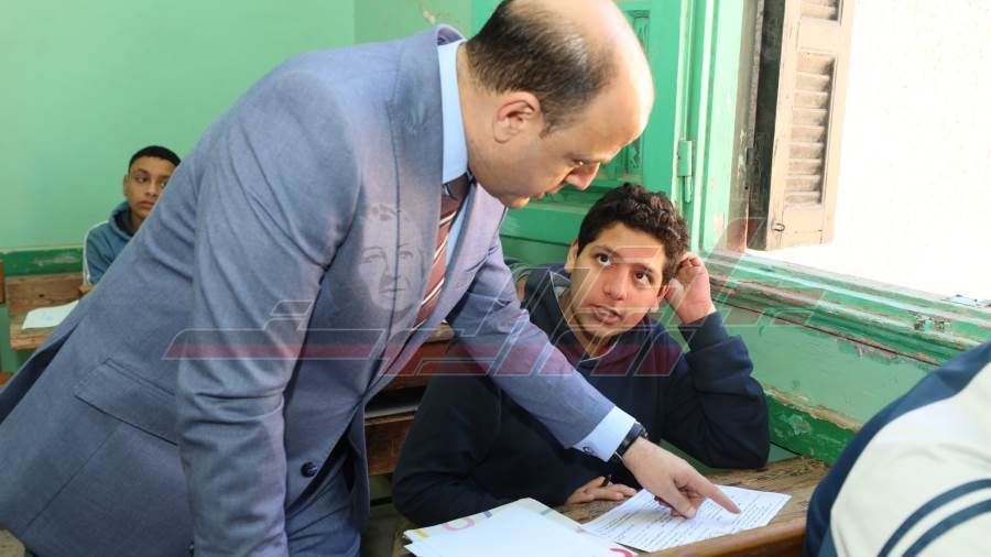 عبد المعطي يتفقد امتحانات النقل للإعدادية الأزهرية بكفر الشيخ عبد المعطي يتفقد امتحانات النقل للإعدادية الأزهرية بكفر الشيخ