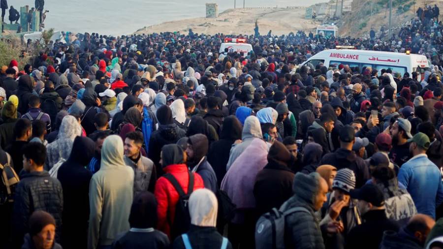 أهل غزة عائدون إلى أنقاض مدنهم وقراهم في شمال قطاع غزة