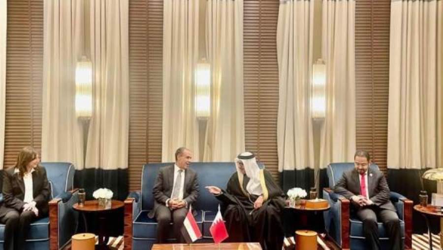 وزير الخارجية يصل إلى المنامة ويستقبله نظيره البحريني وزير الخارجية يصل إلى المنامة ويستقبله نظيره البحريني