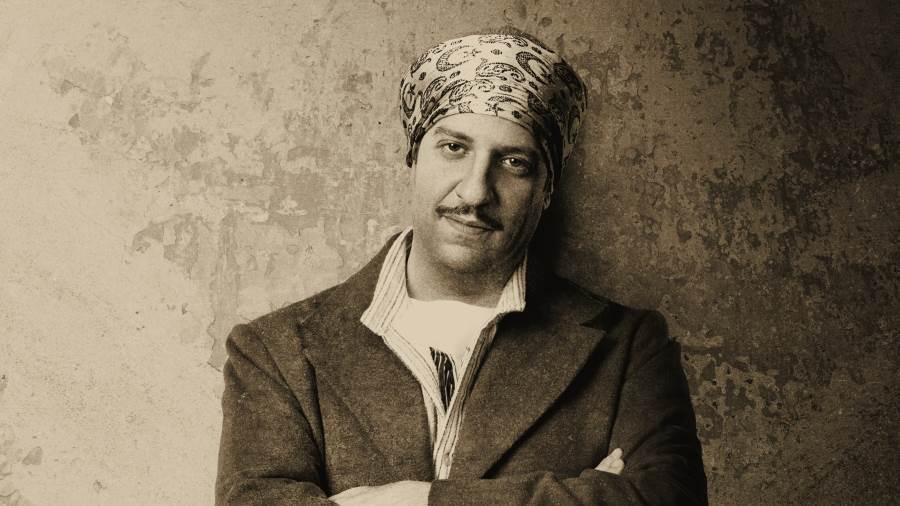 أحمد أمين يصور المشاهد المتبقية من مسلسل "النُص" أحمد أمين يصور المشاهد المتبقية من مسلسل "النُص"