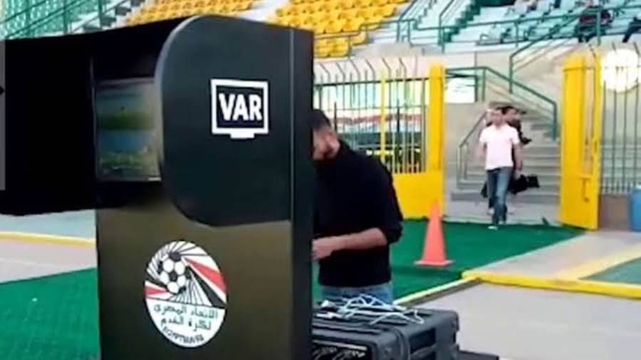 أبوريدة يهدد بفسخ التعاقد مع الشركة المسئولة عن تقنية الفيديو أبوريدة يهدد بفسخ التعاقد مع الشركة المسئولة عن تقنية الفيديو
