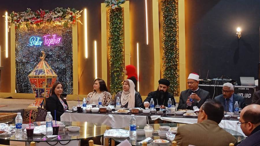 إفطار جماعي لمشروع "ابنتي الغالية" بسوهاج بحضور قيادات ومسؤولين إفطار جماعي لمشروع "ابنتي الغالية" بسوهاج بحضور قيادات ومسؤولين