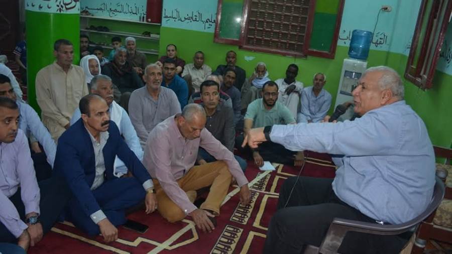 جانب من لقاء محافظ الوادى الجديد