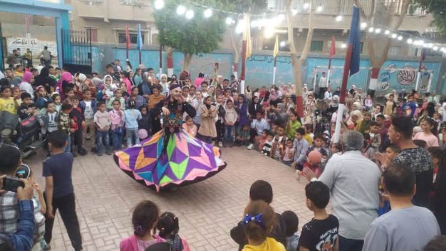 محافظ أسيوط يعلن استقبال 596 ألف مستفيد بمراكز الشباب خلال أيام عيد الفطر المبارك محافظ أسيوط يعلن استقبال 596 ألف مستفيد بمراكز الشباب خلال أيام عيد الفطر المبارك
