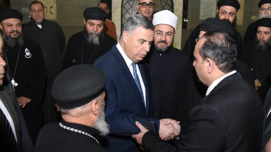 القطاع الصحراوي ينظم عزاء للأنبا باخوميوس بحضور محافظ الإسكندرية