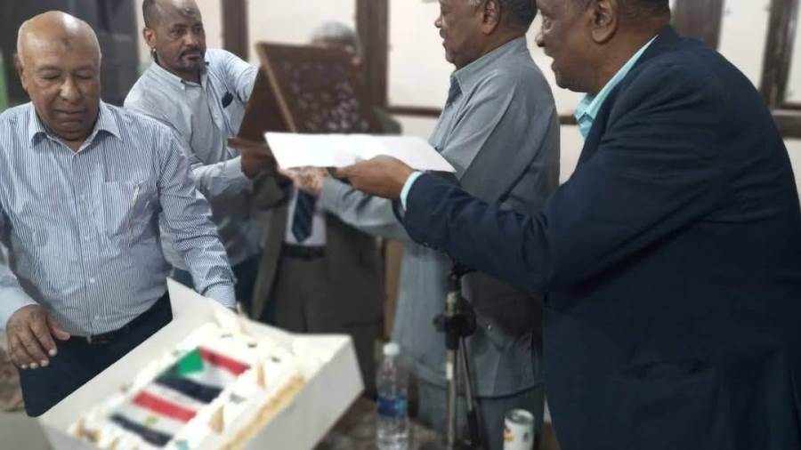 احتفالية أسوانية بانتهاء الحرب في السودان وعودة الهدوء احتفالية أسوانية بانتهاء الحرب في السودان وعودة الهدوء