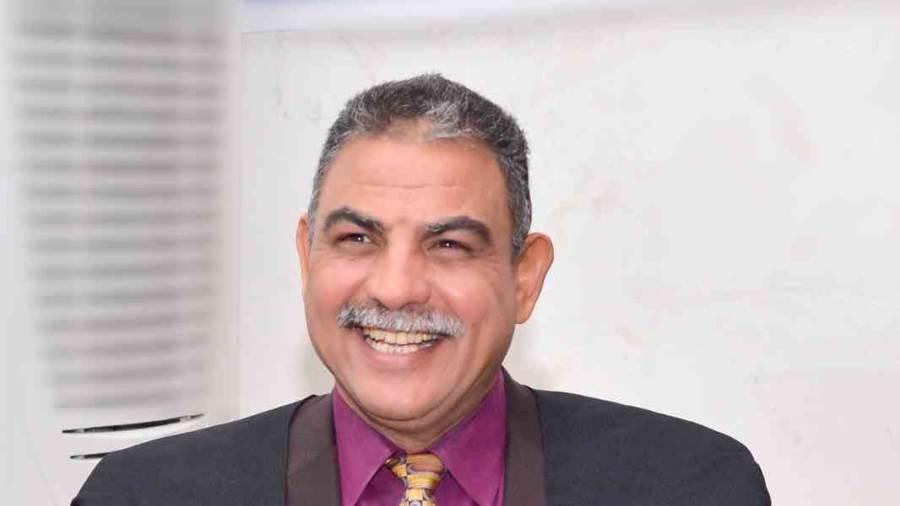 الدكتور احمد مصطفي
