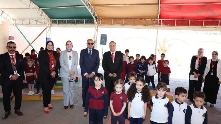 محافظ المنيا يتفقد المدرسه