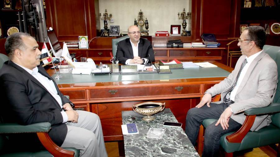 محافظ بنى سويف يستقبل وكيل الزراعة
