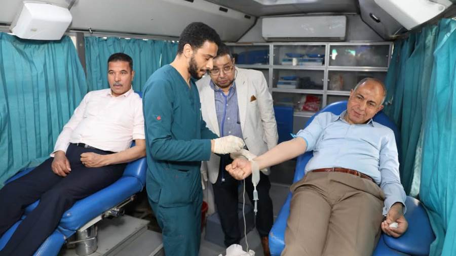 محافظ المنيا يطلق حملة قومية للتبرع بالدم لصالح مستشفيات الصحة وبنك الدم