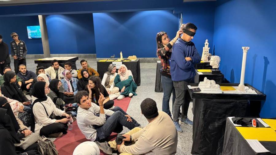 المتحف اليوناني الروماني يفتح عيون "ذوي الإعاقة البصرية" علي معالم الإسكندرية المتحف اليوناني الروماني يفتح عيون "ذوي الإعاقة البصرية" علي معالم الإسكندرية