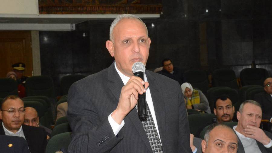 الدكتور عادل عبدالعزيز مدير مديرية الطب البيطرى بالغربية