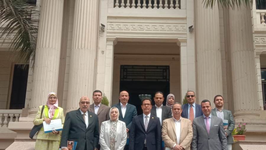 تكريم 25 عاما بجامعة بنها