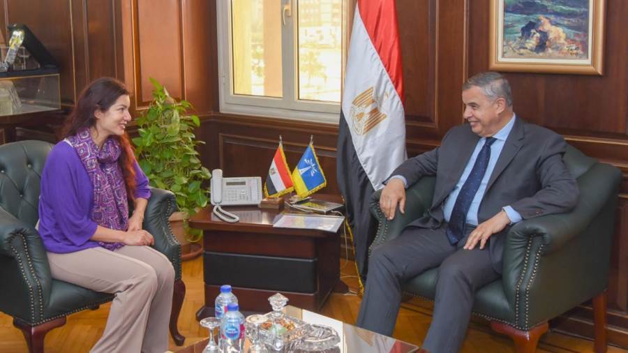 محافظ الإسكندرية يستقبل قنصل فرنسا ووفدين من القنصلية ووكالة التنمية الفرنسية لبحث سبل التعاون في مجالات النقل المستدام والتنمية الحضرية