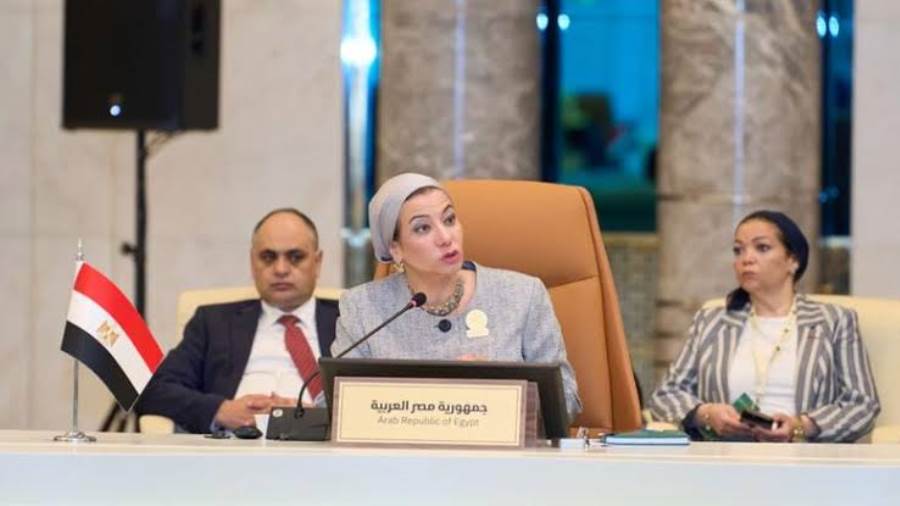 وزيرة البيئة