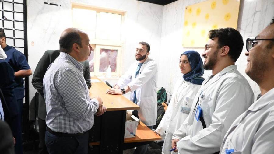 في اول أيام العيد.. جولة تفقدية لعميد طب قصر العيني بالمستشفيات