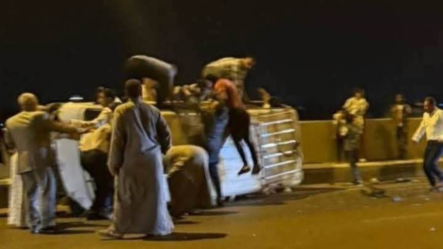 إصابة 10أشخاص بحادث تصادم بين 3 سيارات بالطريق الدولي بالبحيرة