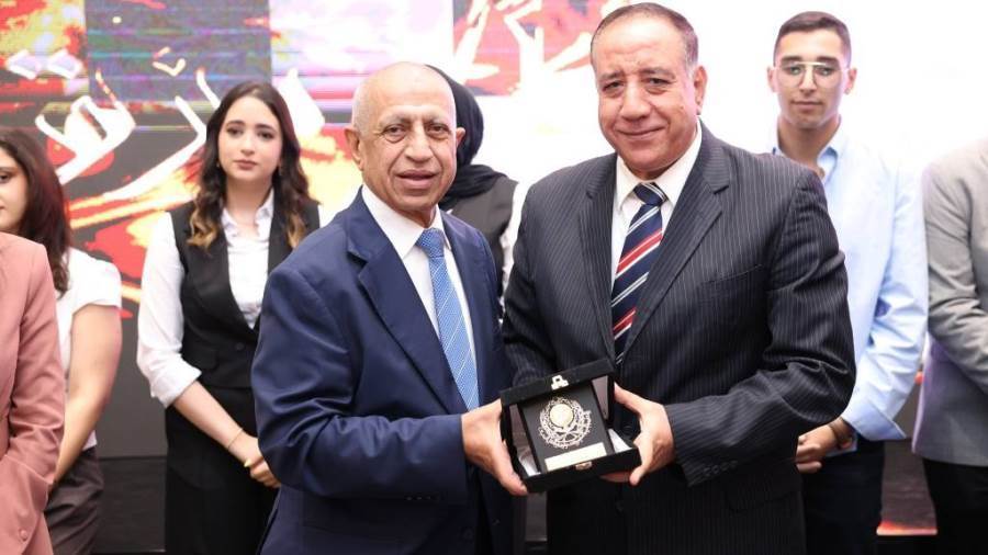 نقيبا الصحفيين والممثلين يشاركان في مناقشة 5 مشروعات تخرج بالأكاديمية البحرية في الإسكندرية نقيبا الصحفيين والممثلين يشاركان في مناقشة 5 مشروعات تخرج بالأكاديمية البحرية في الإسكندرية
