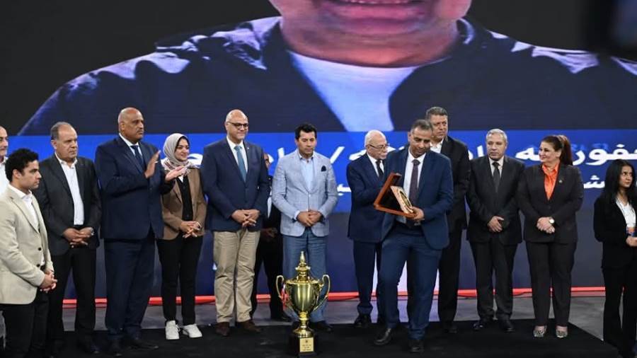 وزير الرياضة ومحافظ القليوبية يشهدان نهائي دوري مراكز الشباب لكرة اليد وزير الرياضة ومحافظ القليوبية يشهدان نهائي دوري مراكز الشباب لكرة اليد