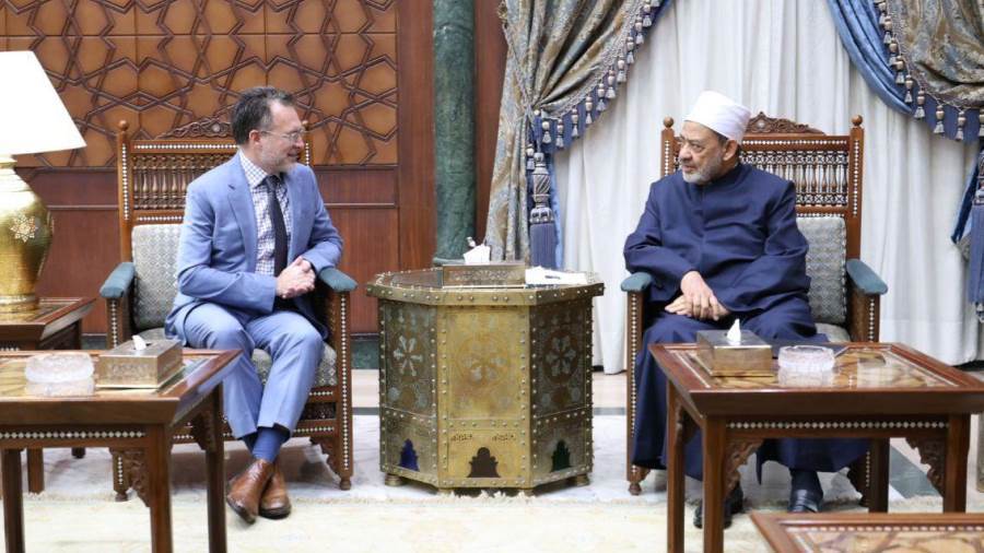 شيخ الأزهر يستقبل سفير كندا بالقاهرة