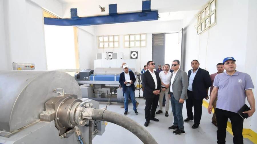 وزير الإسكان ومحافظ القليوبية يتفقدان المحطة