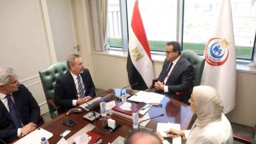الدكتور خالد عبدالغفار وزير الصحة
