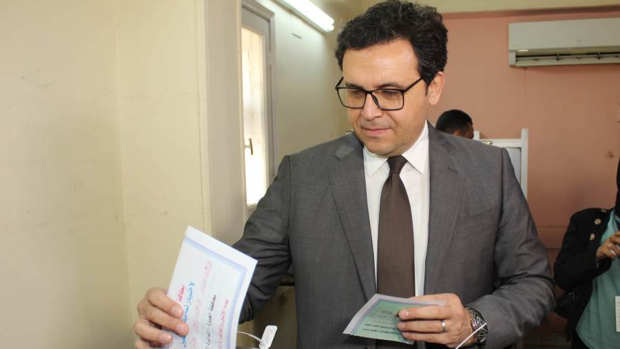 الدكتور احمد فؤاد هنو