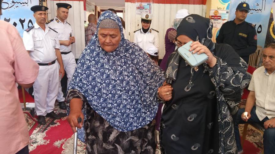 جانب من مشاركة كبار السن بالغربية