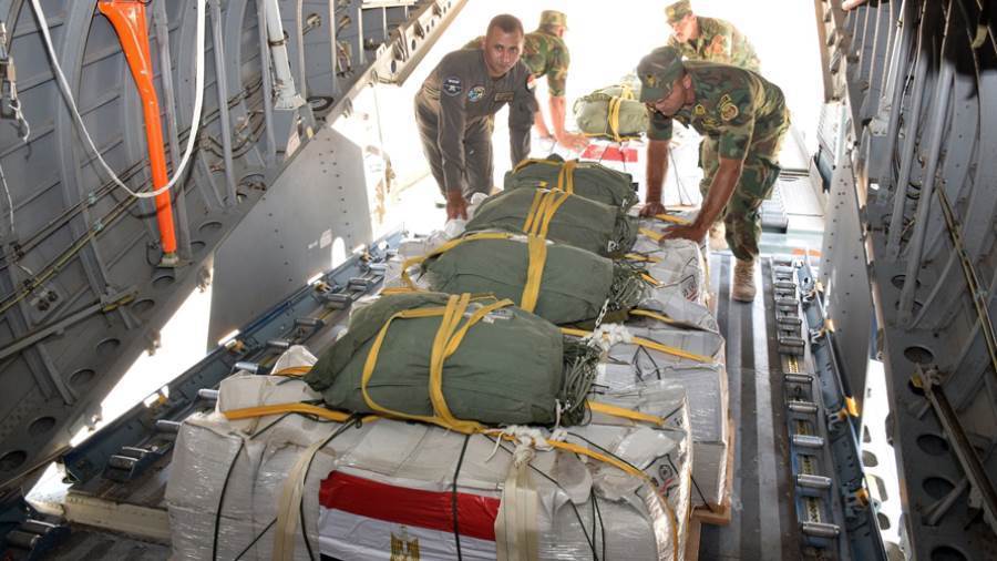 الإسقاط الجوى المصري للمساعدات الإنسانية على قطاع غزة