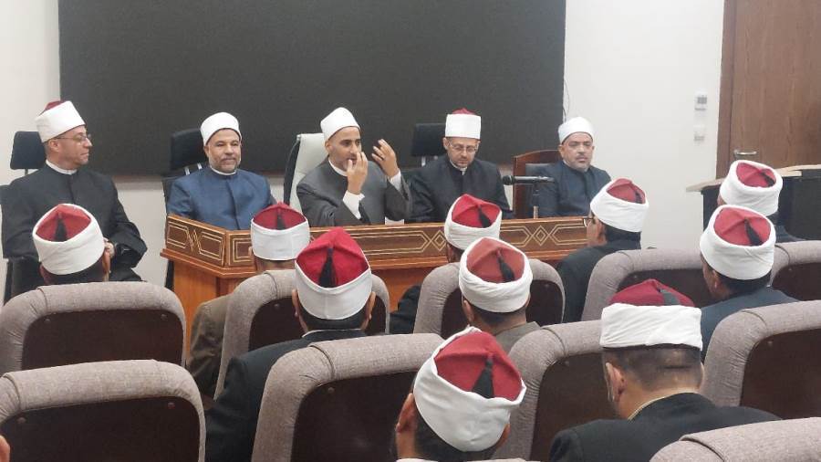 اجتماع رئيس القطاع الديني مع المديريات الإقليمية