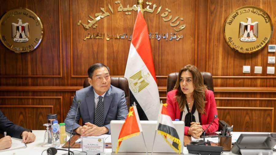 وزيرة التنمية المحلية تبحث مع نائب وزير الطوارئ الصيني مجالات التعاون المشترك