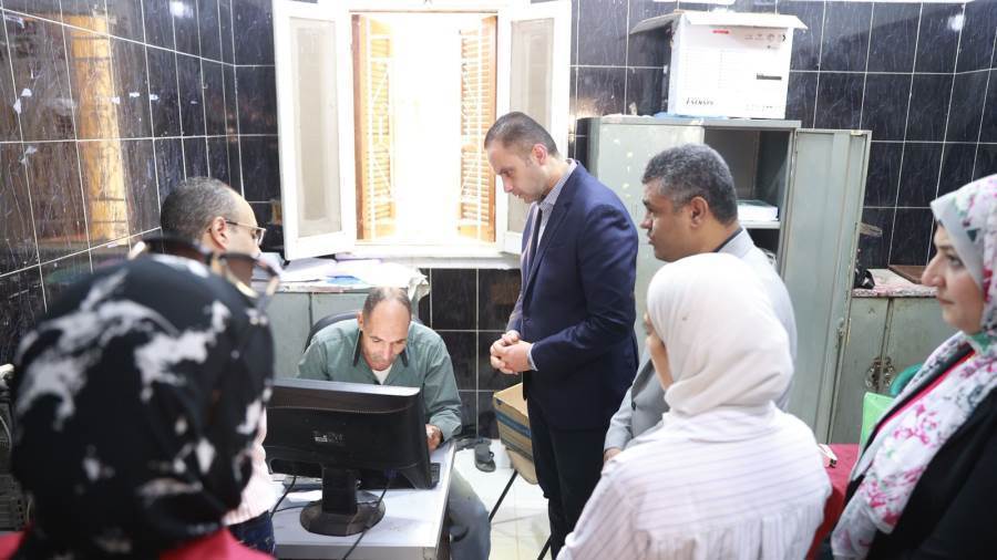 نائب وزير الصحة في زيارته