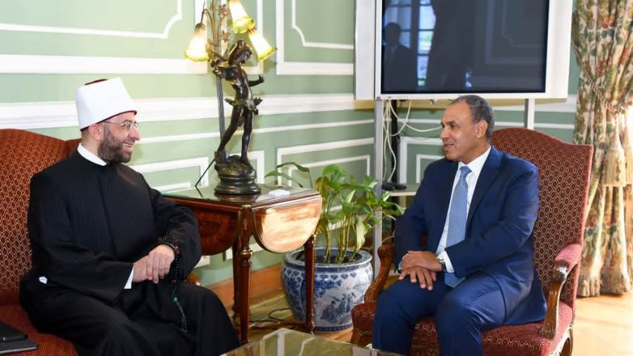 وزير الخارجية خلال استقباله وزير الأوقاف